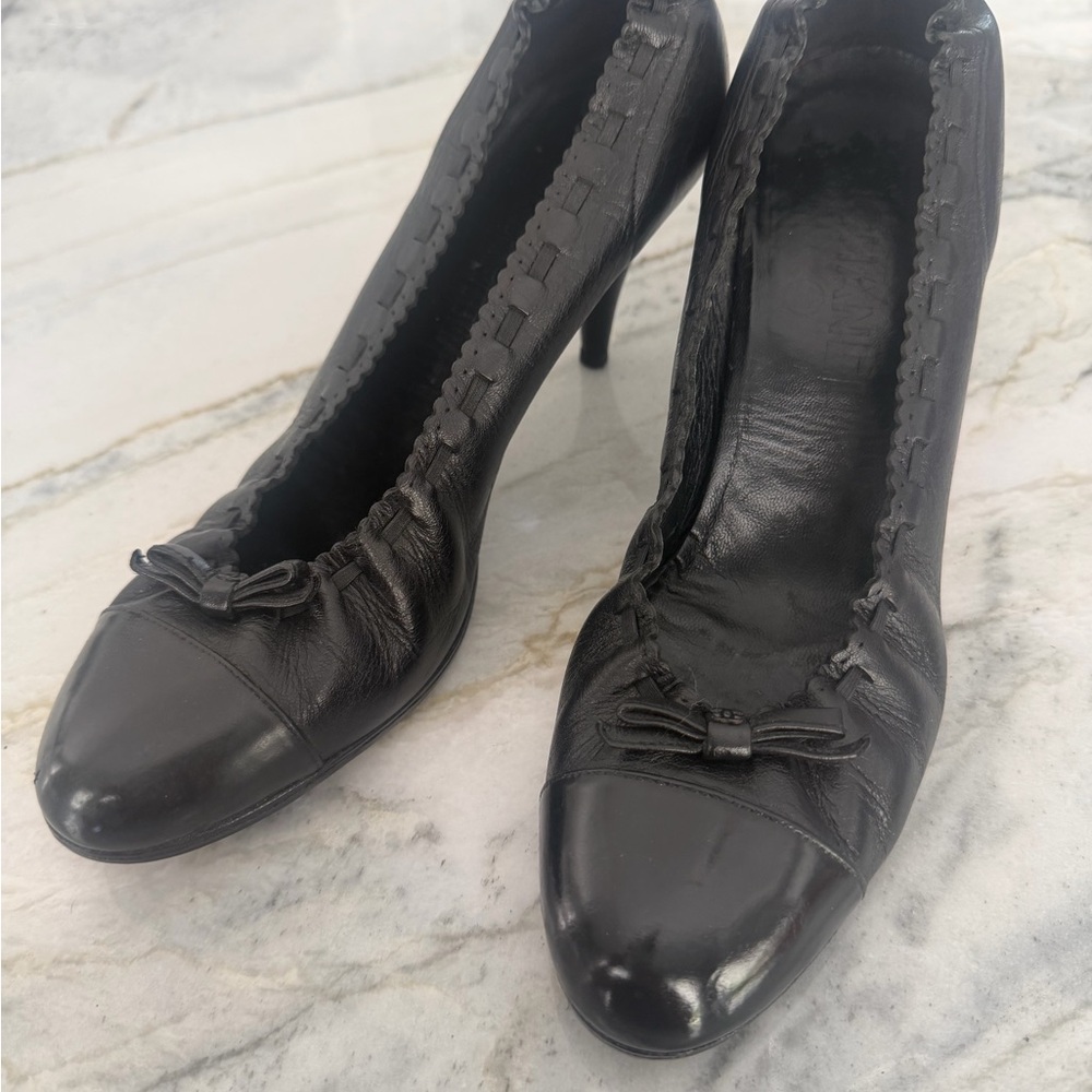 CHANEL Black Leather Bow Cap-Toe Pumps